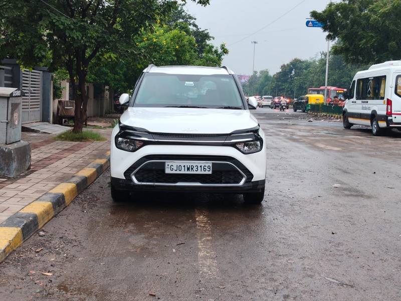 Kia Carens Prestige Plus (O) 1.5 Diesel AT 7 STR