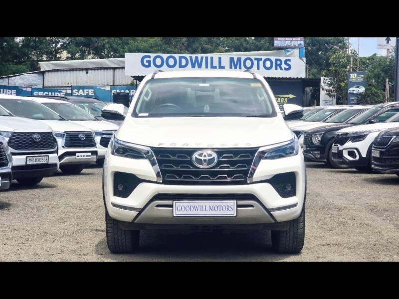 Toyota Fortuner 4x2 AT
