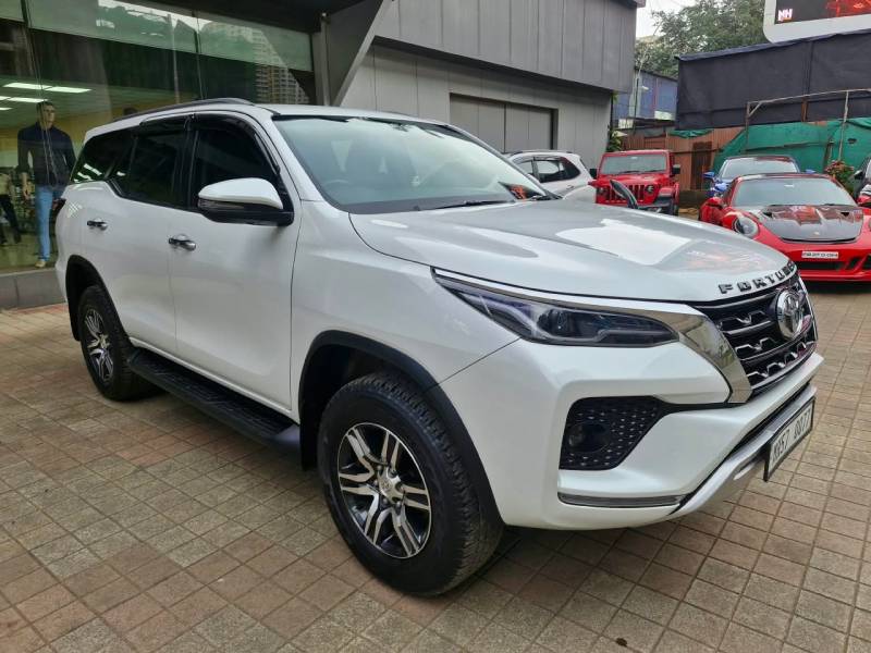 Toyota Fortuner 4x2 AT