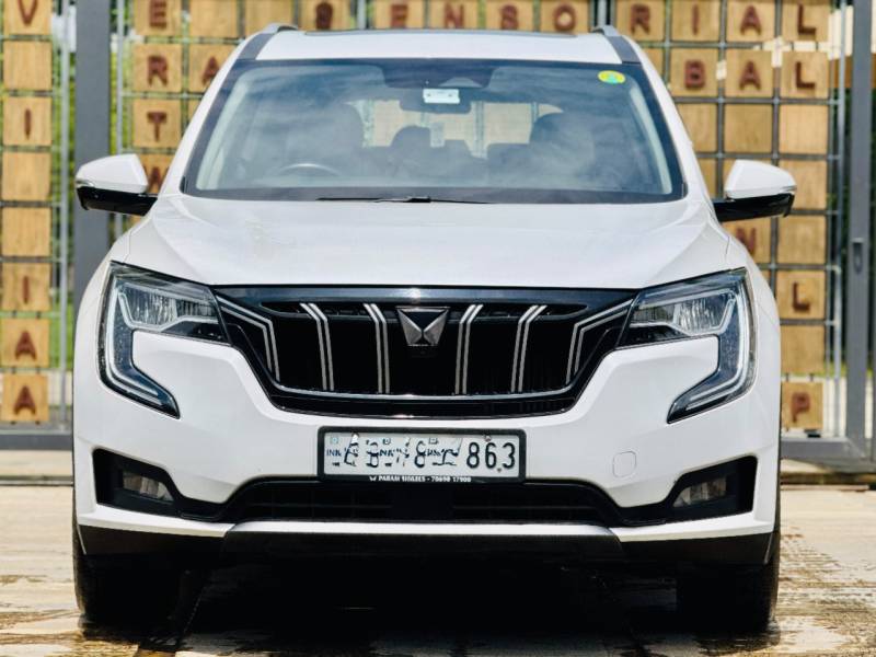 Mahindra XUV700 AX 7 Luxury Pack Diesel AT 7 STR