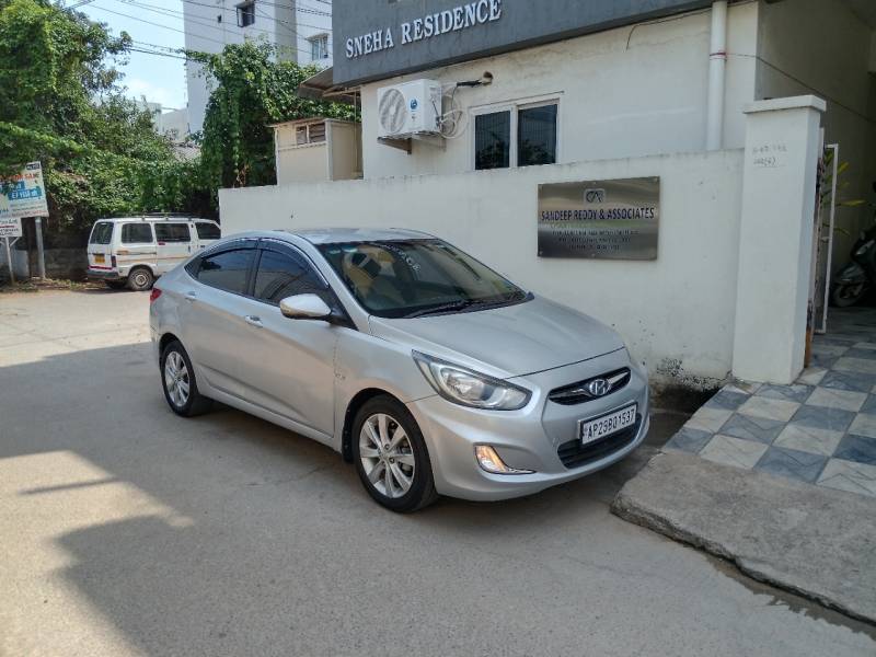 Hyundai Verna Fluidic 1.6 CRDI SX