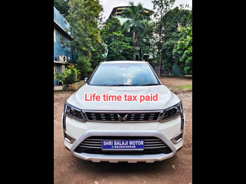 Mahindra XUV 300 1.2 W8