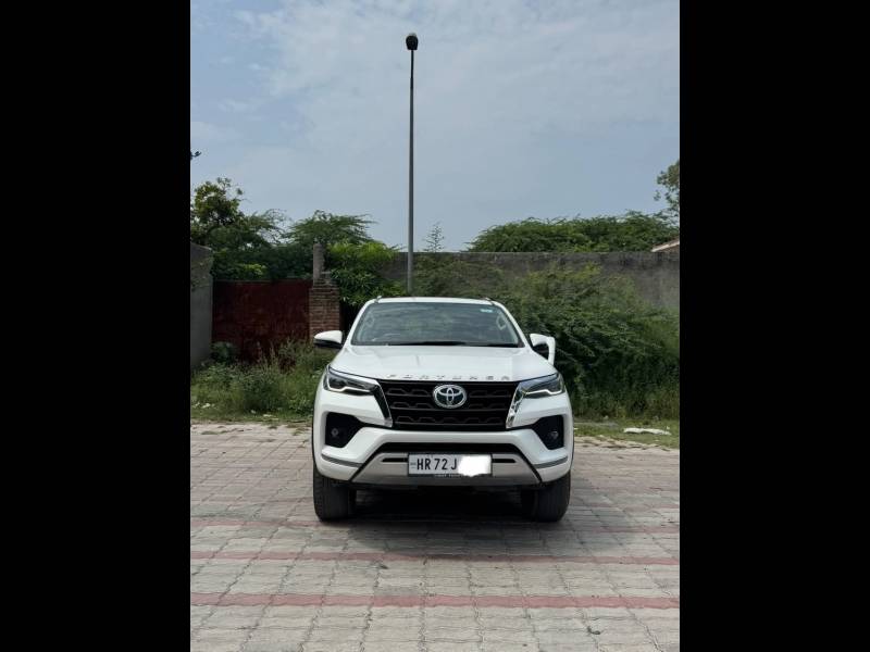 Toyota Fortuner 4X4 MT 2.8 Diesel