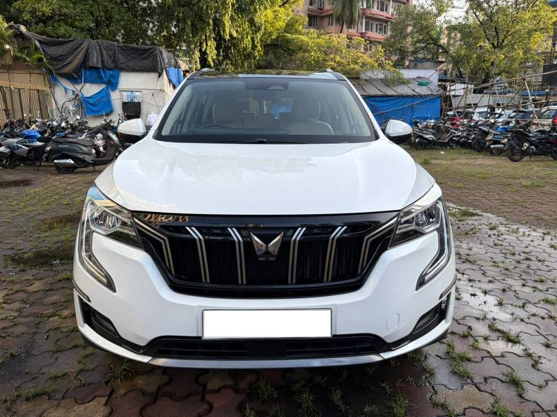 Mahindra XUV700 AX7 Luxury Pack Petrol AT 7 STR