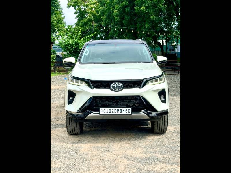 Toyota Fortuner Legender 4X2 AT 2.8 Legender