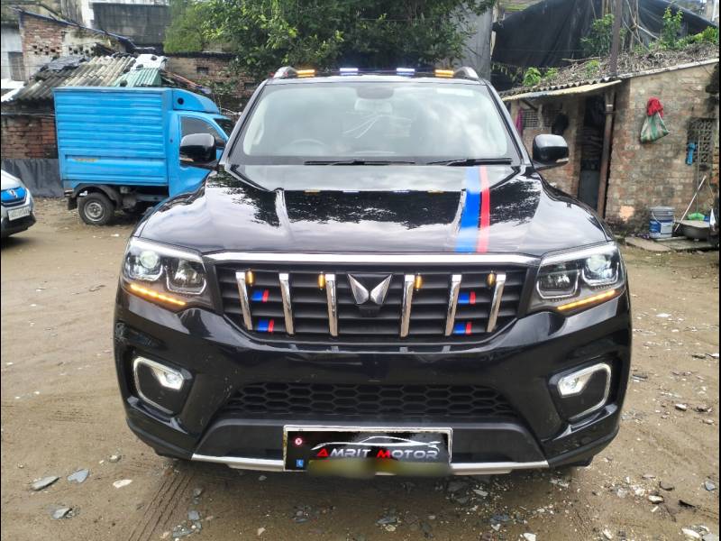 Mahindra Scorpio-N Z8 Diesel MT 2WD 7 STR