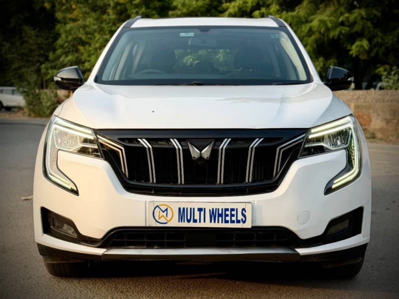 Mahindra XUV700 AX 5 Diesel AT 7 STR