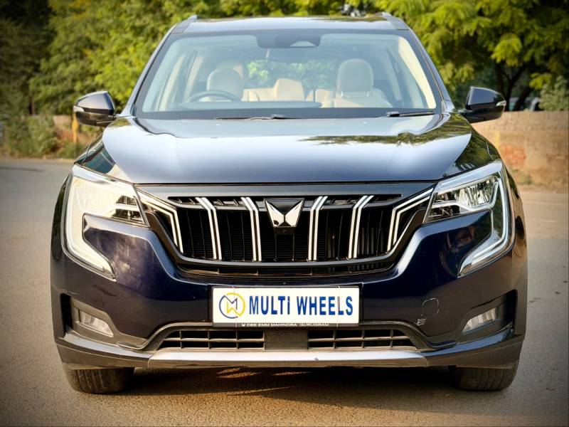 Mahindra XUV700 AX 7 Luxury Pack Petrol AT 7 STR
