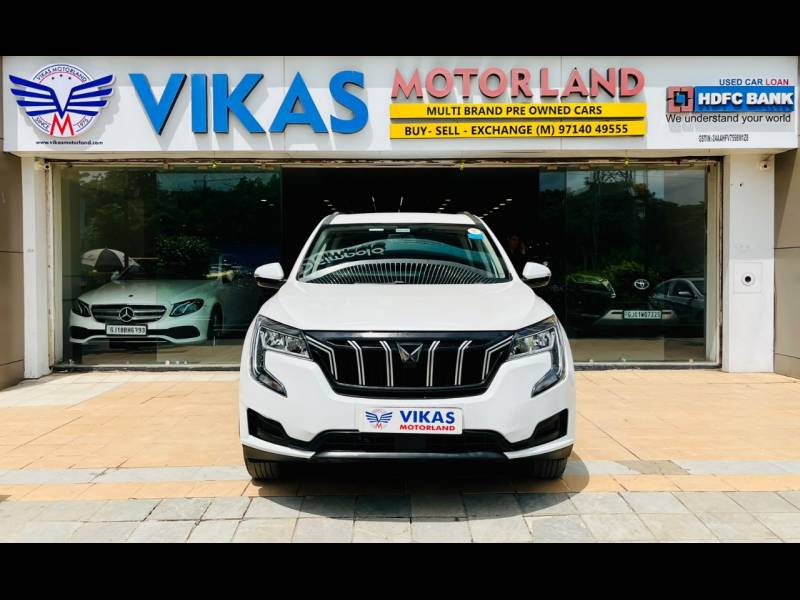 Mahindra XUV700 MX Petrol MT 5 STR