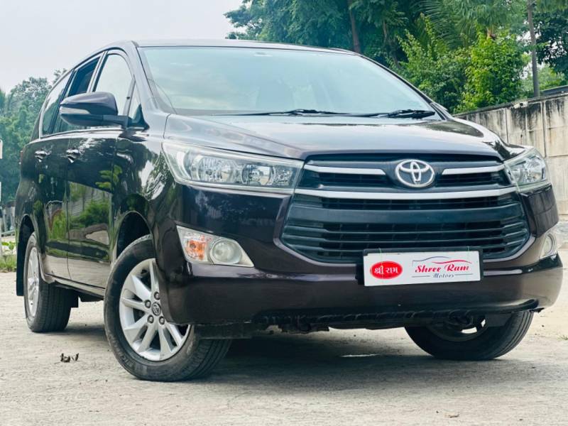 Toyota Innova Crysta 2.4 G 7 STR