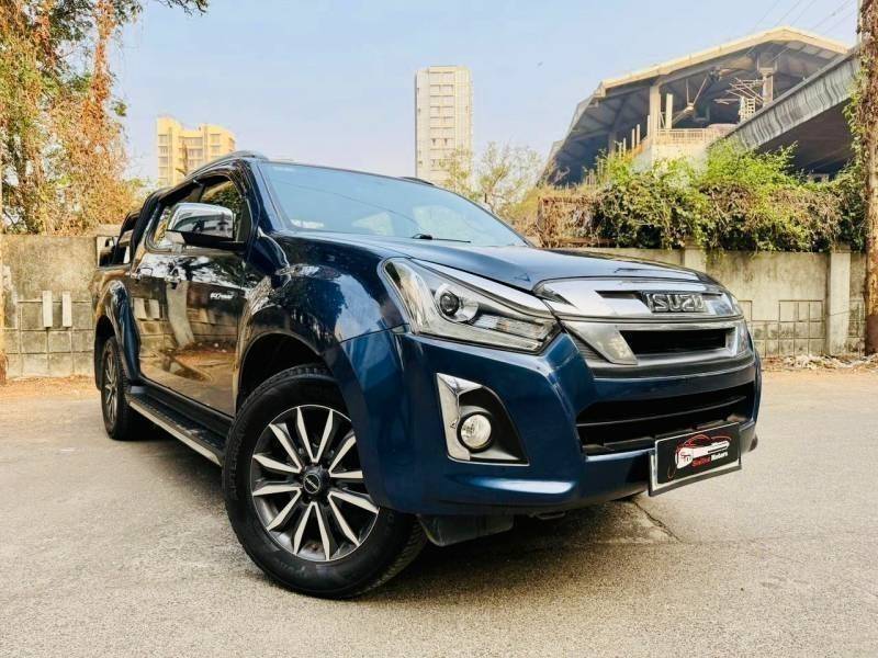 Isuzu V Cross Z 4x4 MT