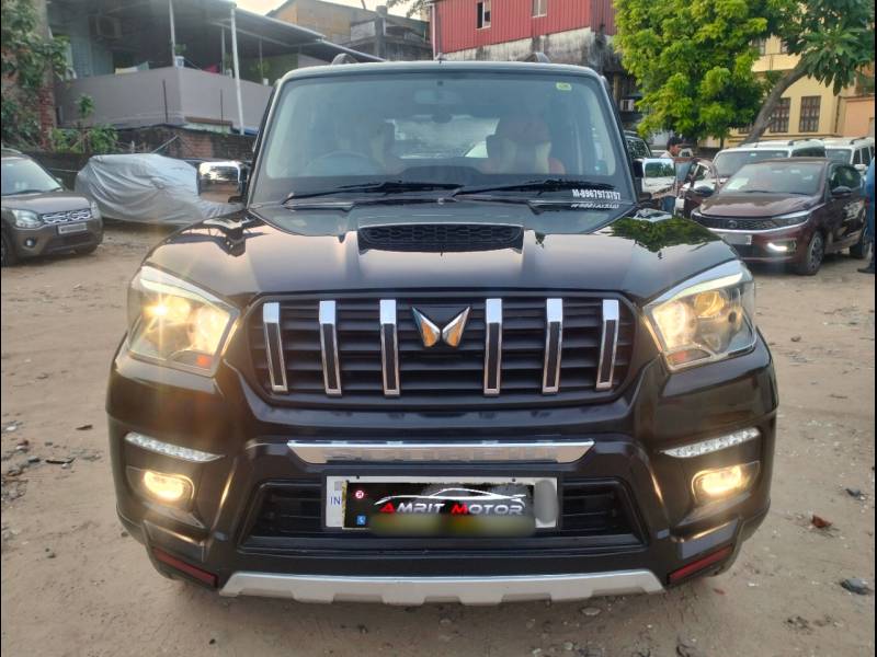 Mahindra Scorpio Classic S11