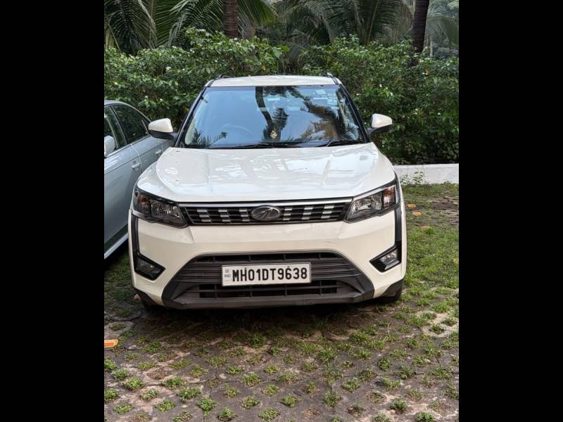 Mahindra XUV 300 W6 1.5 Diesel AMT