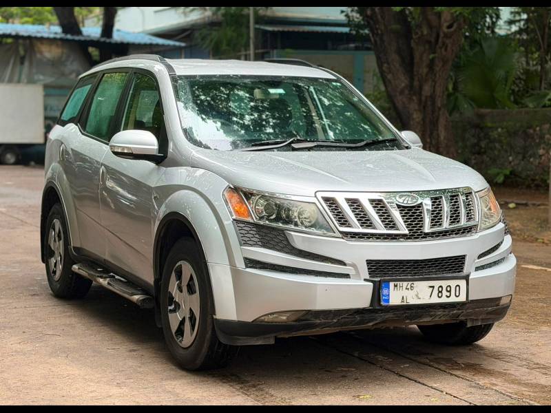 Mahindra XUV500 W6 FWD
