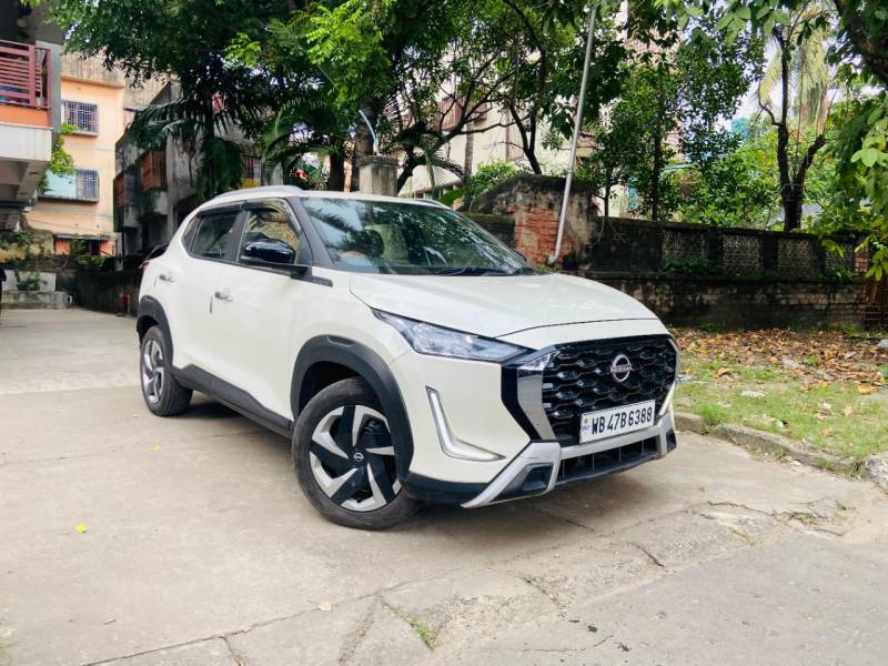 Nissan Magnite Tekna B4D 1.0 Petrol MT