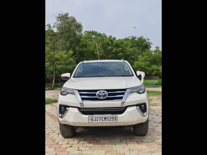Toyota Fortuner 2.8 4x4 AT