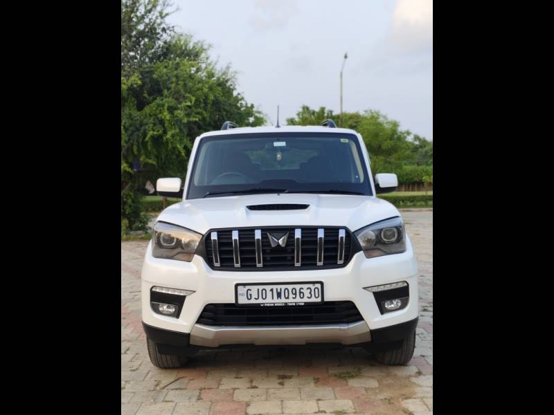 Mahindra Scorpio S11 MT 7S