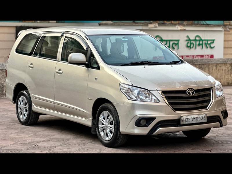 Toyota Innova 2.5 G BS IV 8 STR
