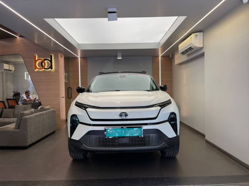 Tata Harrier EV Adventure 2WD 65.0 kWh 7.2kW Charger