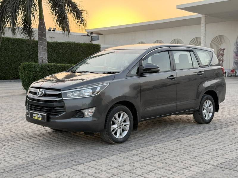 Toyota Innova Crysta 2.8 GX AT 7 STR