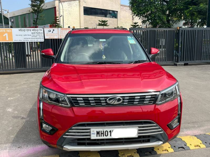 Mahindra XUV 300 W8 1.2 Petrol