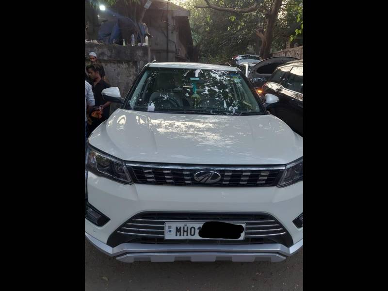 Mahindra XUV 300 1.2 W8 (O) AMT