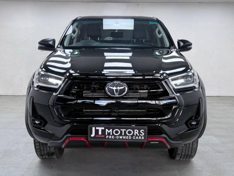 Toyota Hilux Black Edition