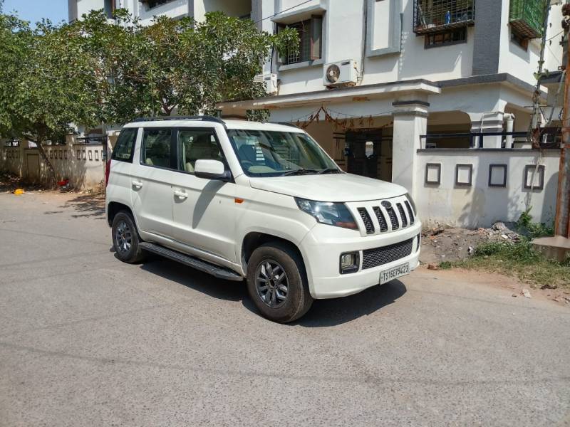 Mahindra TUV300 T8