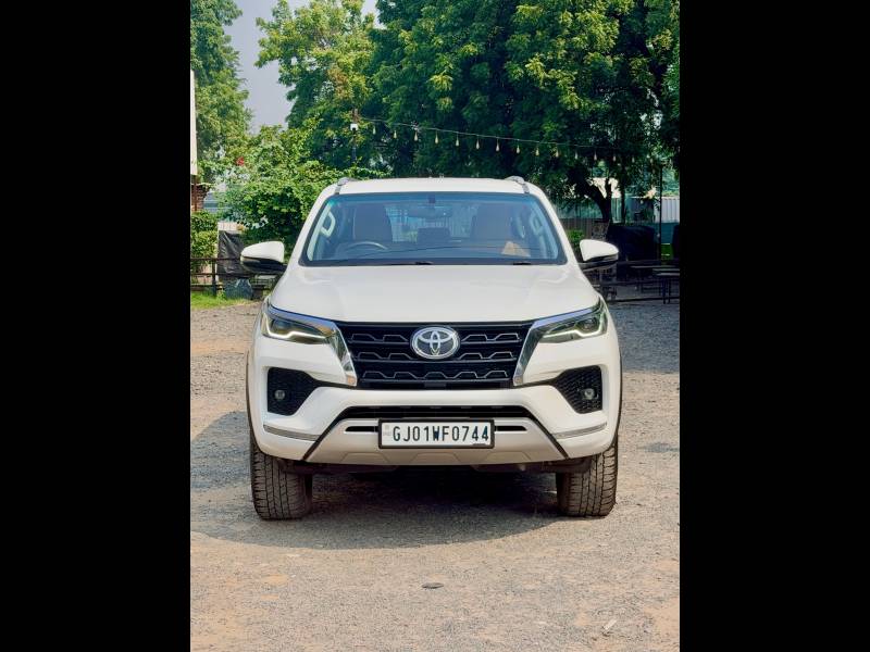 Toyota Fortuner 4x2 AT