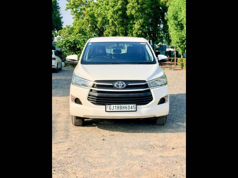 Toyota Innova Crysta 2.4 G 8 STR
