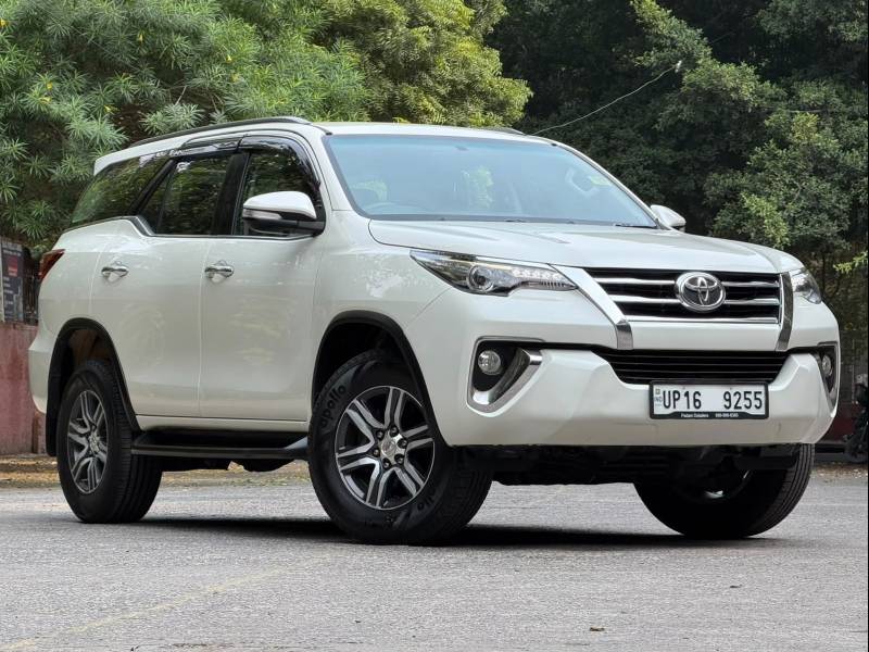 Toyota Fortuner 4x2 AT