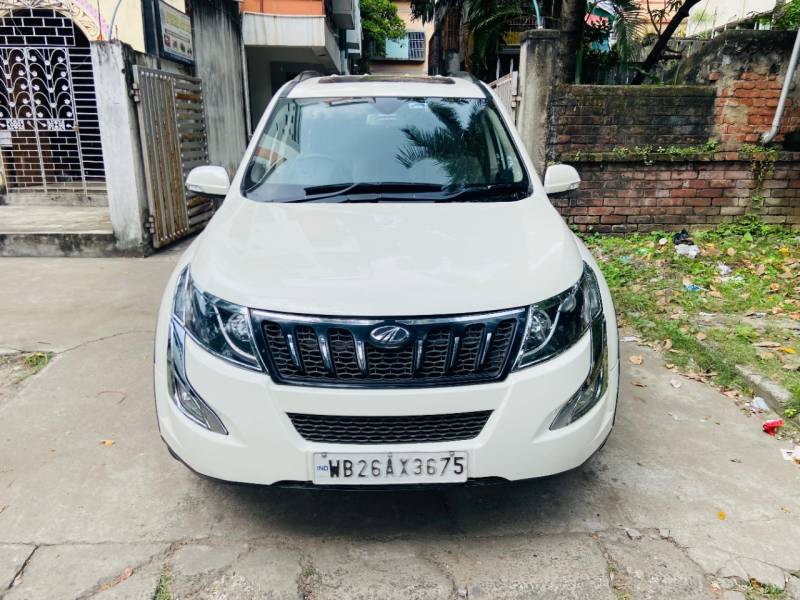 Mahindra XUV500 W10 FWD
