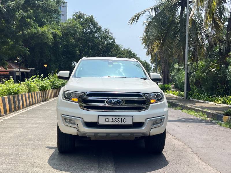 Ford Endeavour Titanium 2.2 4x2 AT