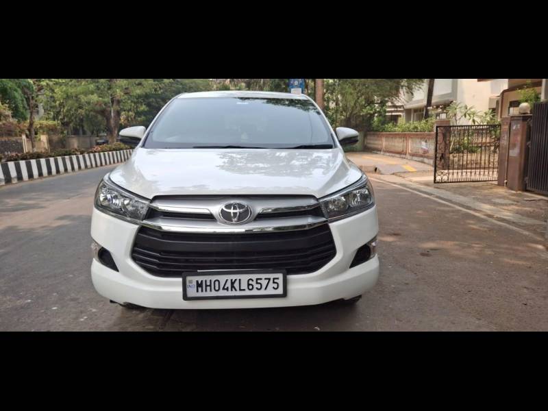 Toyota Innova Crysta 2.4 G 8 STR