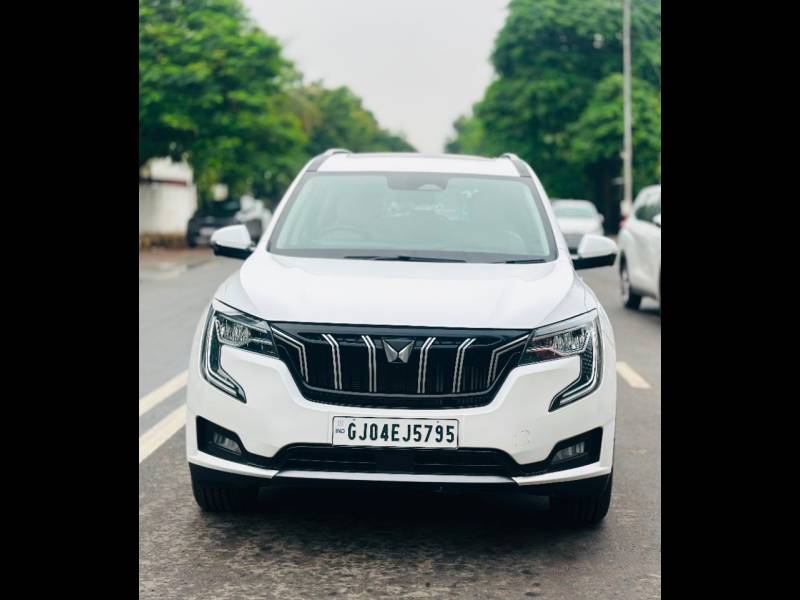 Mahindra XUV700 AX 7 Luxury Pack Diesel AT 7 STR