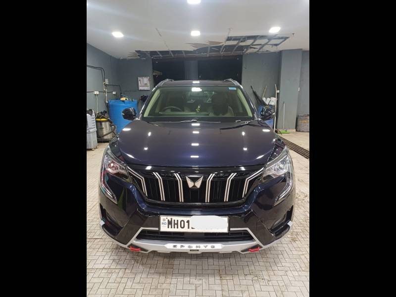 Mahindra XUV700 AX5 Petrol AT 5 STR