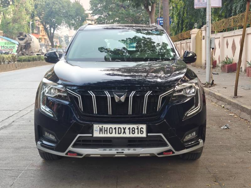 Mahindra XUV700 AX5 Petrol AT 5 STR