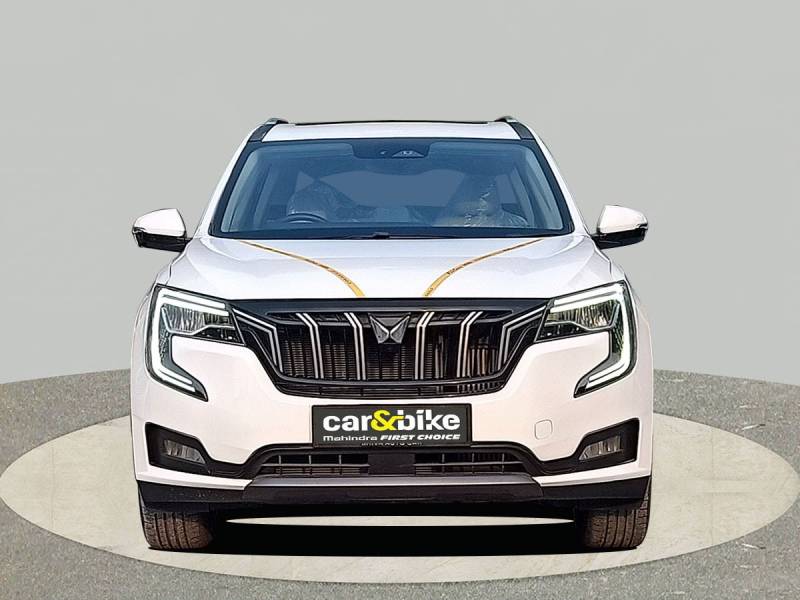 Mahindra XUV700 AX 7 Petrol AT Luxury Pack 7 STR