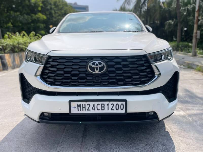 Toyota Innova Hycross VX (O) Hybrid 8 STR