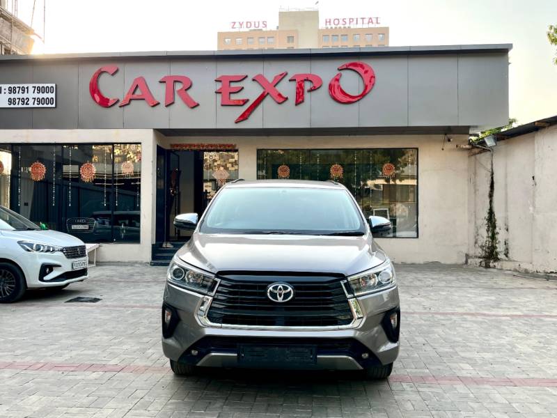 Toyota Innova Crysta 2.4 ZX AT 7 STR