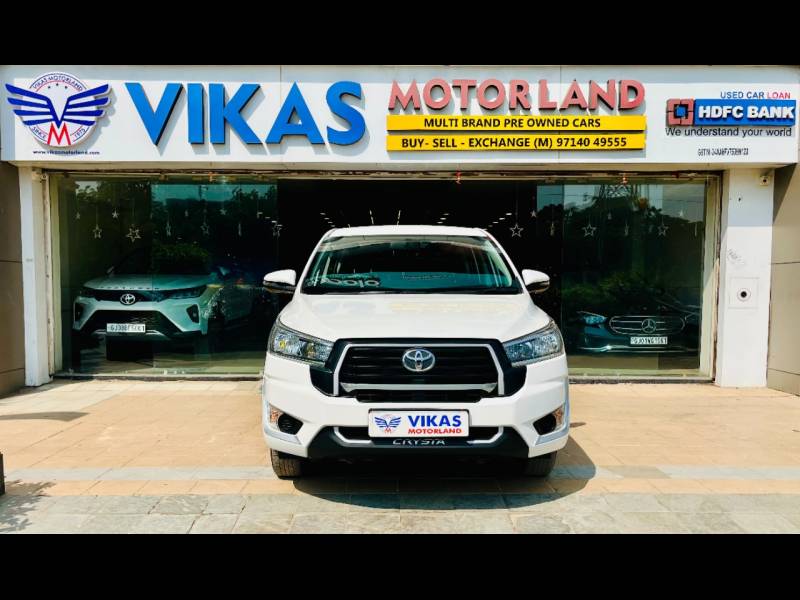 Toyota Innova Crysta GX Plus 8 STR