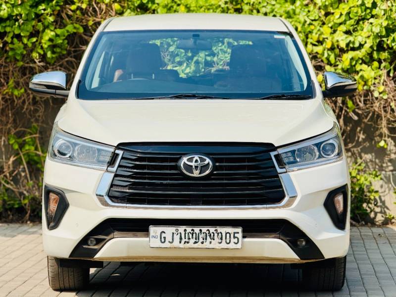 Toyota Innova Crysta 2.4 Z 7 STR