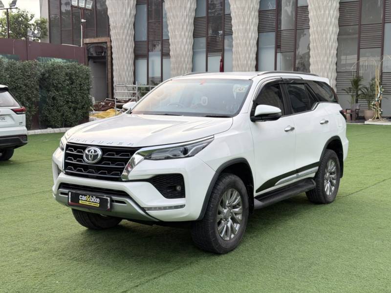 Toyota Fortuner 4X2 AT 2.8 Diesel