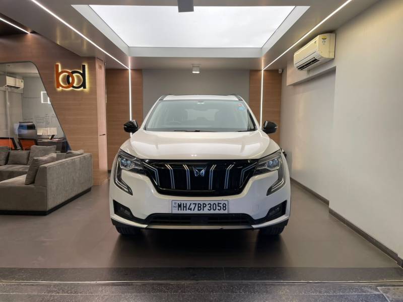 Mahindra XUV700 AX 5 Petrol MT 5 STR