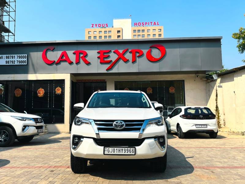 Toyota Fortuner 2.8 4x4 AT